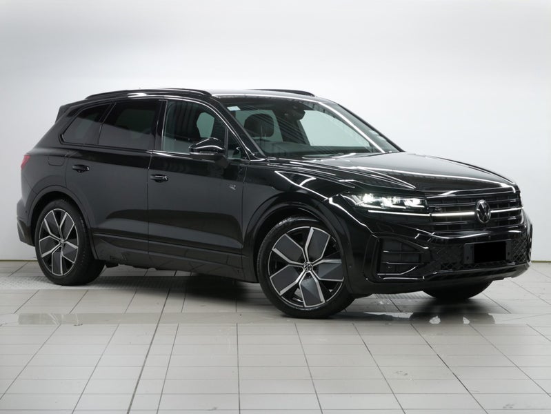 2025 Volkswagen Touareg V6S R-Line TDI image 1
