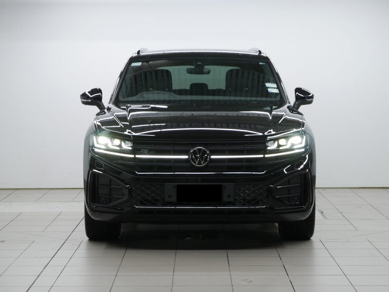 2025 Volkswagen Touareg V6S R-Line TDI image 2