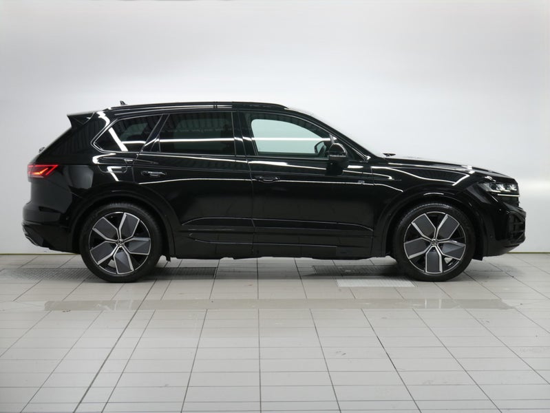 2025 Volkswagen Touareg V6S R-Line TDI image 5