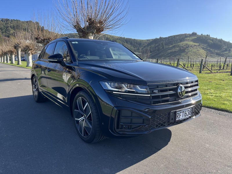 2025 Volkswagen Touareg V6S R-Line TDI 210kW image 1