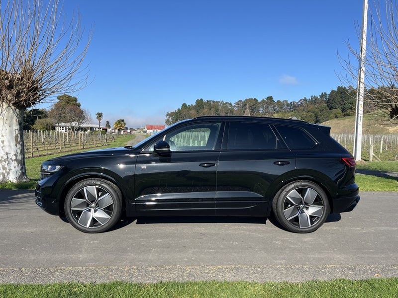 2025 Volkswagen Touareg V6S R-Line TDI 210kW image 4