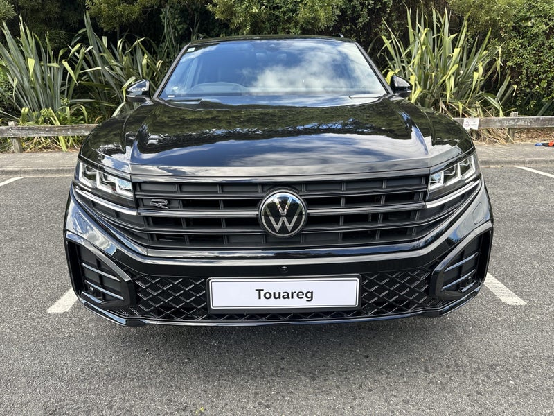 2025 Volkswagen Touareg V6S R-Line TDI image 3