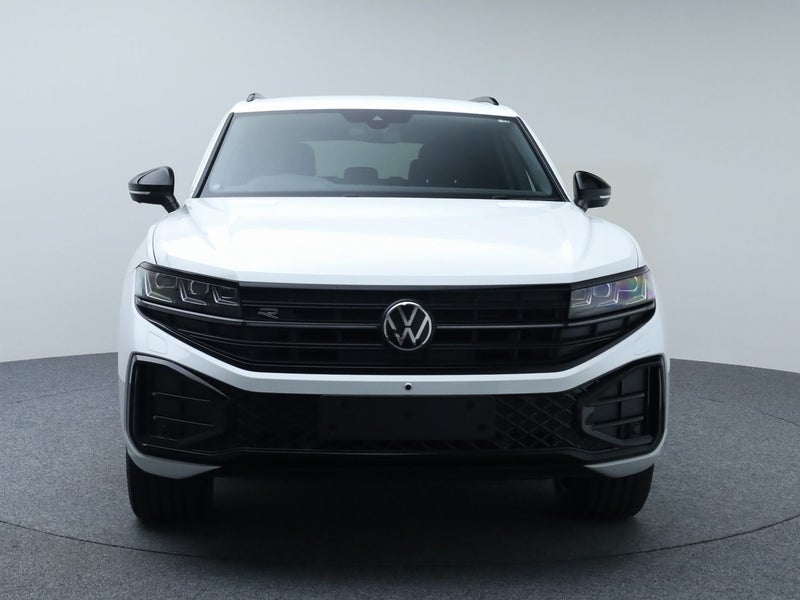 2025 Volkswagen Touareg V6S TDI R-Line image 3