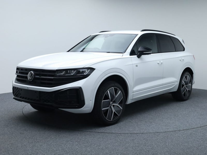 2025 Volkswagen Touareg V6S TDI R-Line image 4