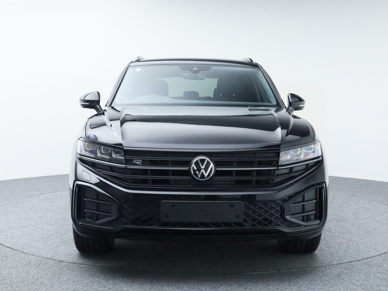 2025 Volkswagen Touareg V6S TDI R-Line image 2