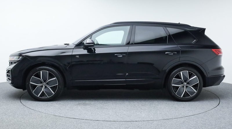 2025 Volkswagen Touareg V6S TDI R-Line image 4