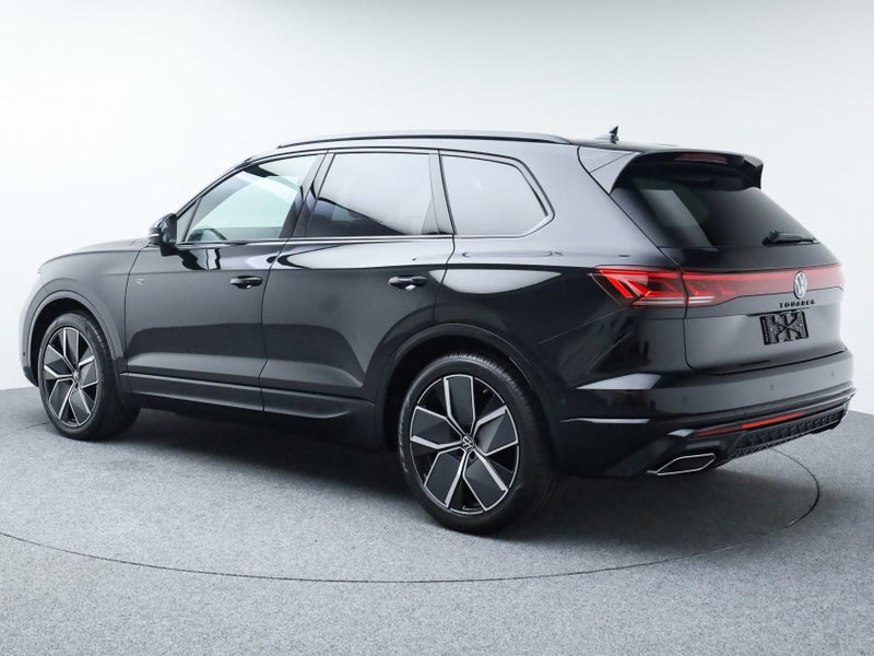 2025 Volkswagen Touareg V6S TDI R-Line image 5