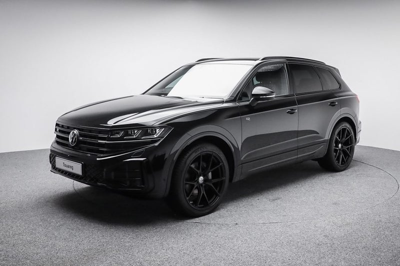 2025 Volkswagen Touareg V6S TDI R-Line image 3