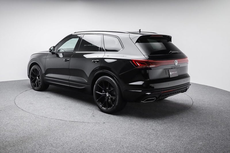 2025 Volkswagen Touareg V6S TDI R-Line image 5
