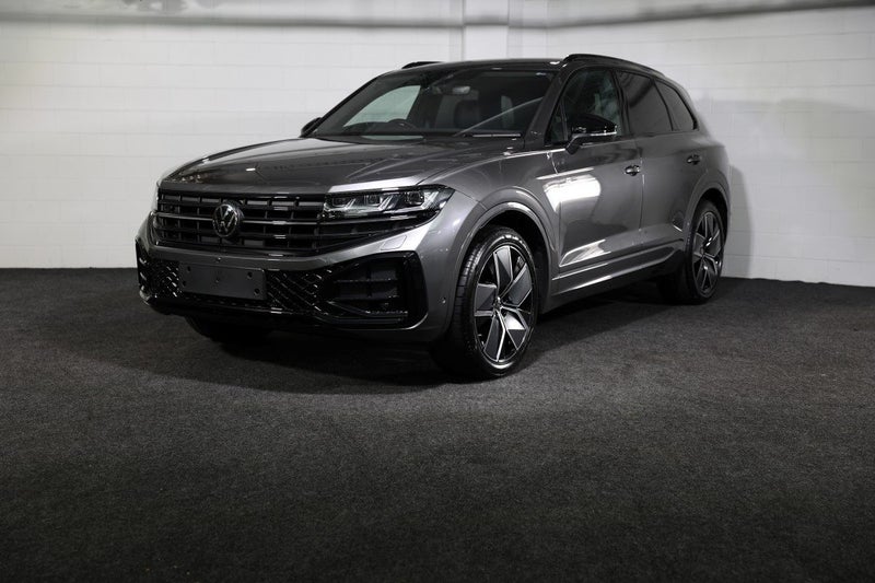 2025 Volkswagen Touareg V6S TDI R-LINE image 1