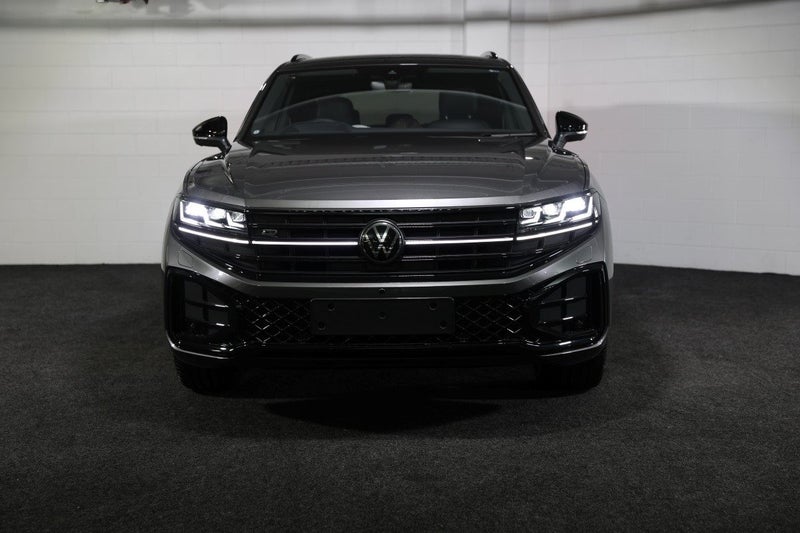2025 Volkswagen Touareg V6S TDI R-LINE image 2