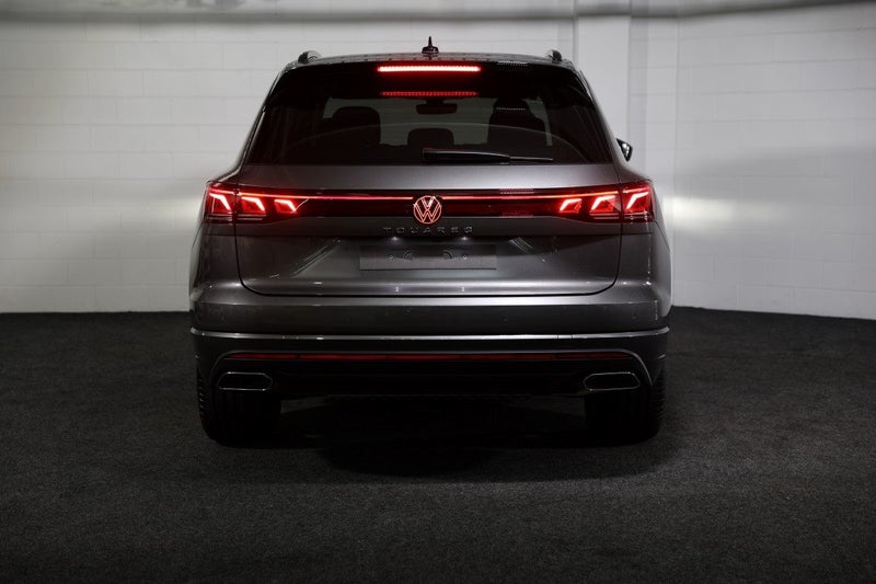 2025 Volkswagen Touareg V6S TDI R-LINE image 4