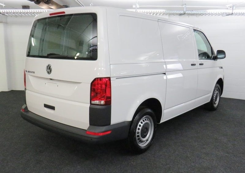 2025 Volkswagen Transporter T6.1 SWB 340NM DSG image 2