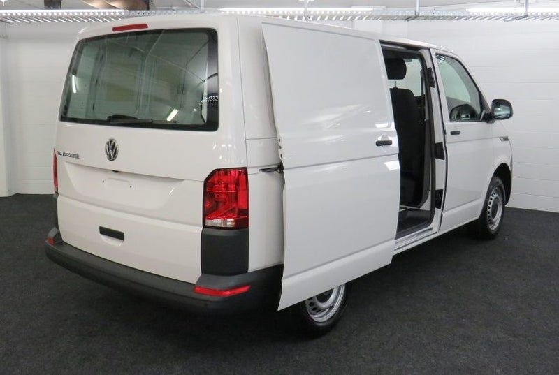 2025 Volkswagen Transporter T6.1 SWB 340NM DSG image 3