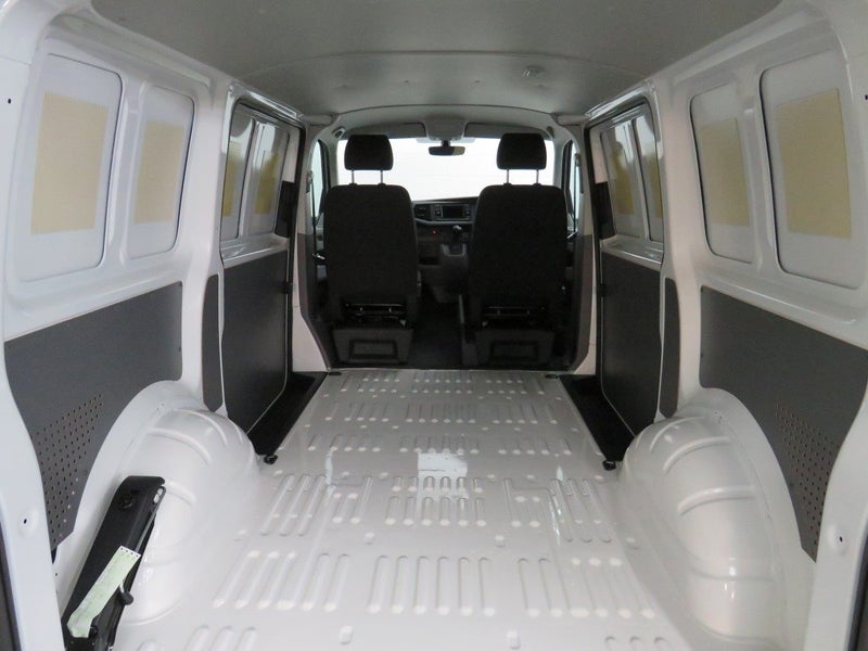 2025 Volkswagen Transporter T6.1 SWB 340NM DSG image 5