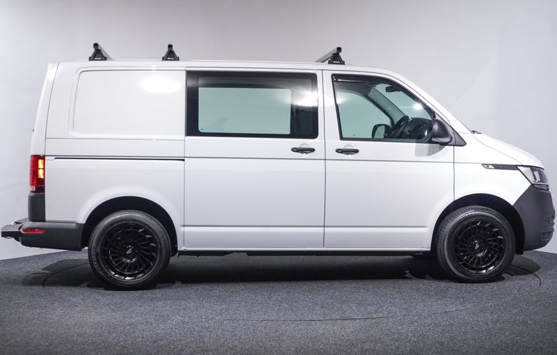 2025 Volkswagen Transporter T6.1 SWB Trendline DSG image 4