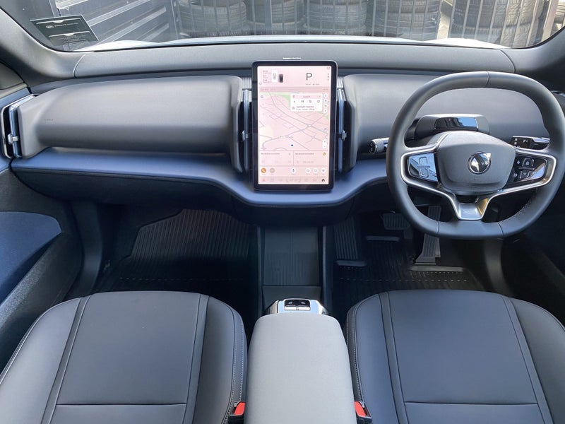 2025 Volvo EX30 Cross Country Ultra image 3