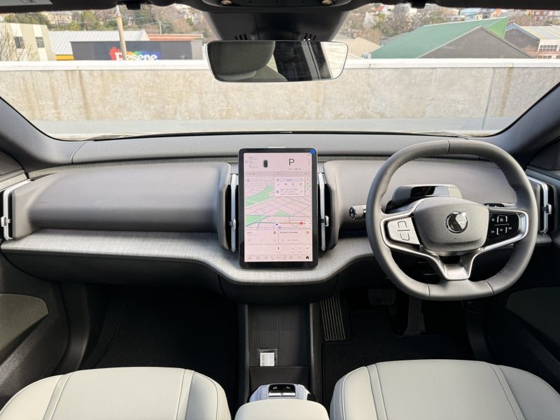 2025 Volvo EX30 Cross Country Ultra image 3