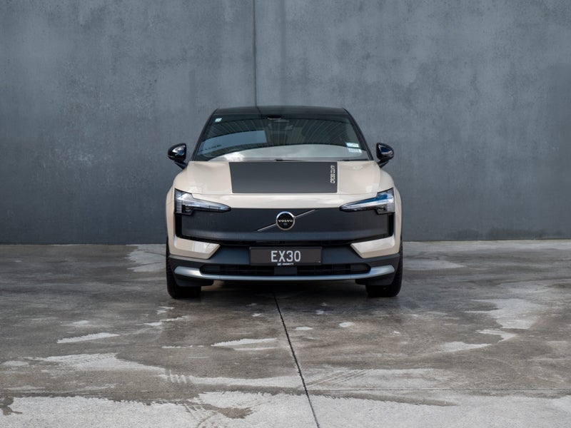 2025 Volvo EX30 Cross Country Ultra Twin Motor... image 2