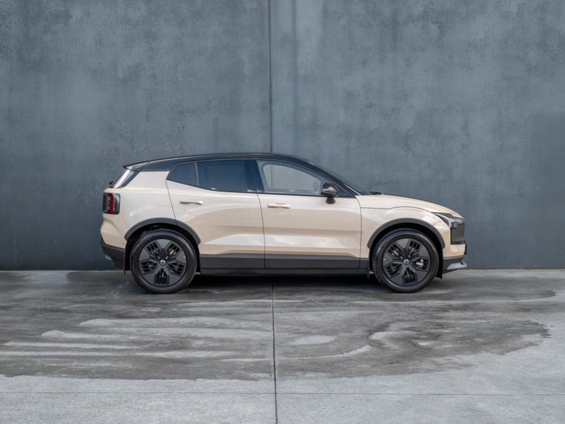 2025 Volvo EX30 Cross Country Ultra Twin Motor... image 3