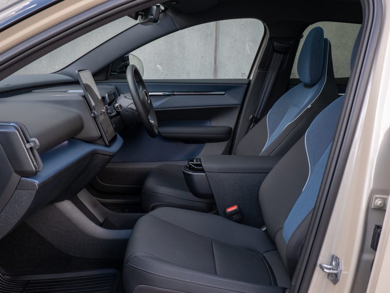 2025 Volvo EX30 Cross Country Ultra Twin Motor... image 4