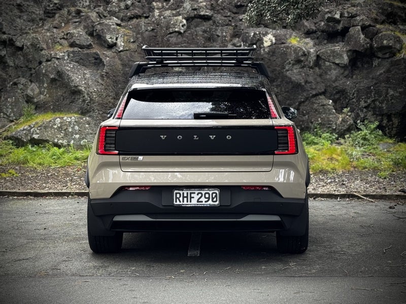2025 Volvo EX30 Cross Country Ultra Twin Motor... image 5
