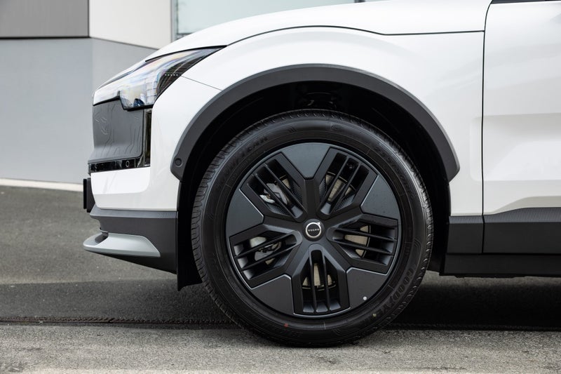 2025 Volvo EX30 Cross Country Ultra Twin Motor... image 4