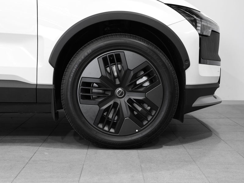 2025 Volvo EX30 Cross Country Ultra Twin Motor... image 5