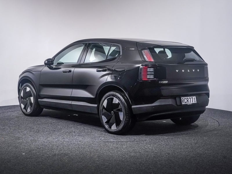 2025 Volvo EX30 Plus 200Kwh/EV SMER image 5