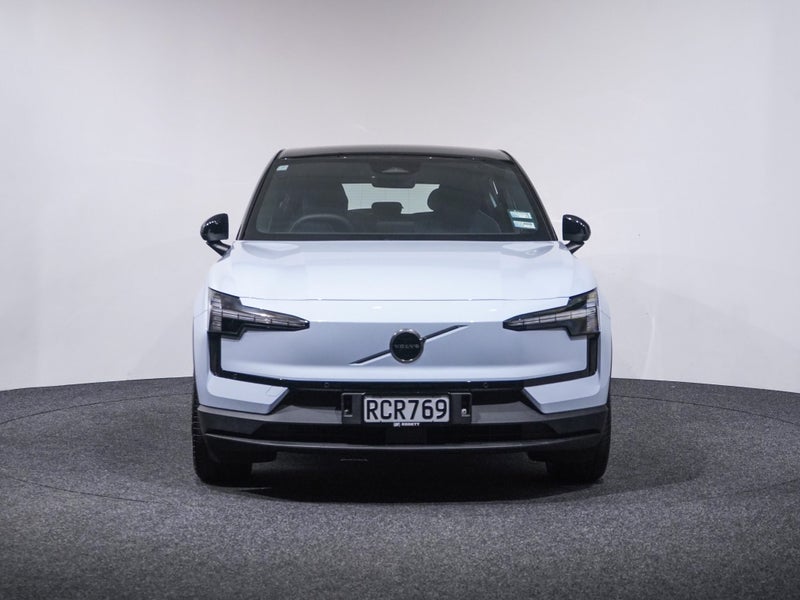 2025 Volvo EX30 Plus 200Kwh/EV SMER image 2