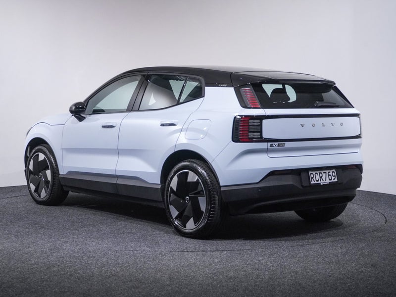 2025 Volvo EX30 Plus 200Kwh/EV SMER image 5