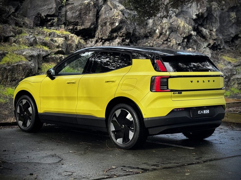 2025 Volvo EX30 Ultra Single Motor Extended Range image 4