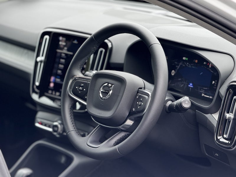 2025 Volvo XC40 B4 FWD Plus image 4
