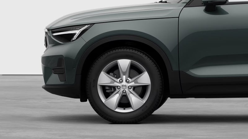 2025 Volvo XC40 B4 FWD Plus image 2