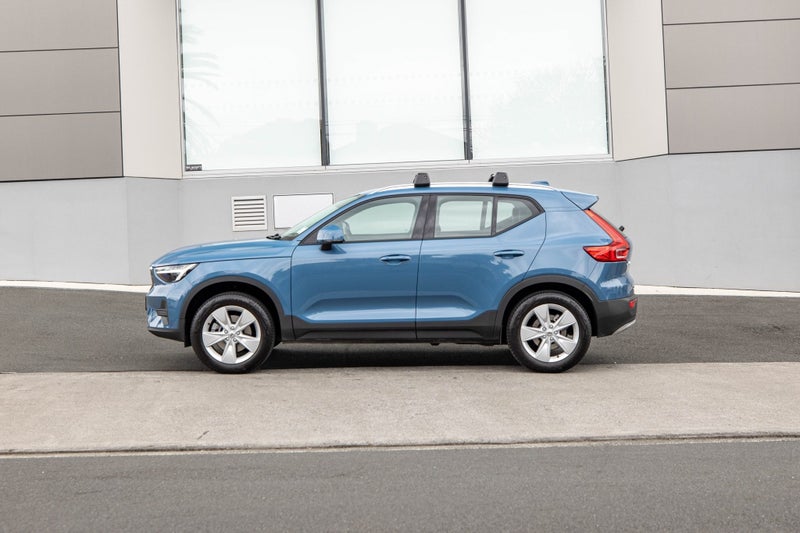 2025 Volvo XC40 B4 FWD Plus image 5