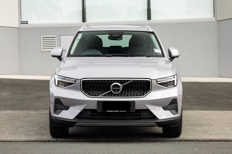2025 Volvo XC40 B4 FWD Plus image 5