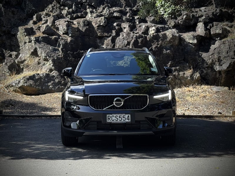 2025 Volvo XC40 B4 FWD Plus image 2