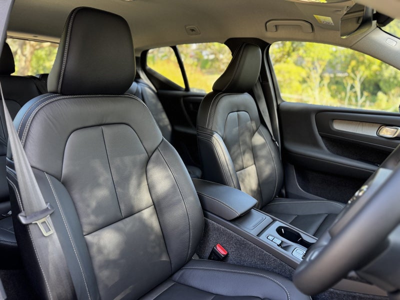 2025 Volvo XC40 B4 FWD Plus image 5