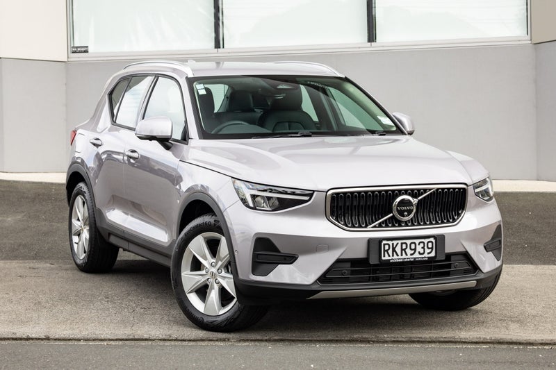 2025 Volvo XC40 B4 FWD Plus image 1
