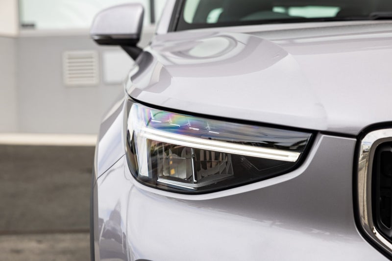 2025 Volvo XC40 B4 FWD Plus image 2