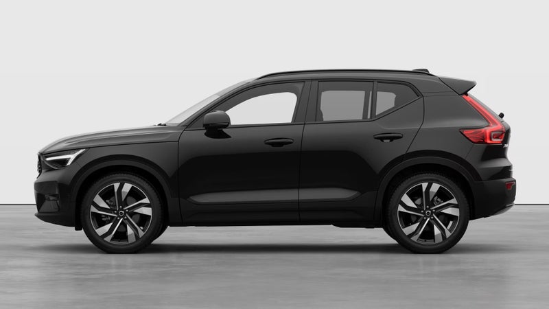 2025 Volvo XC40 B4 FWD Ultra Dark image 3