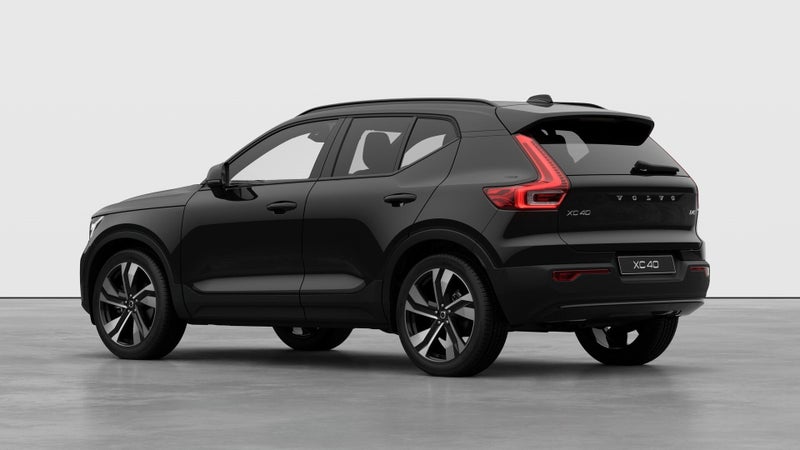 2025 Volvo XC40 B4 FWD Ultra Dark image 4