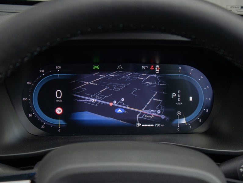2025 Volvo XC40 B4 FWD ULTRA DARK image 4