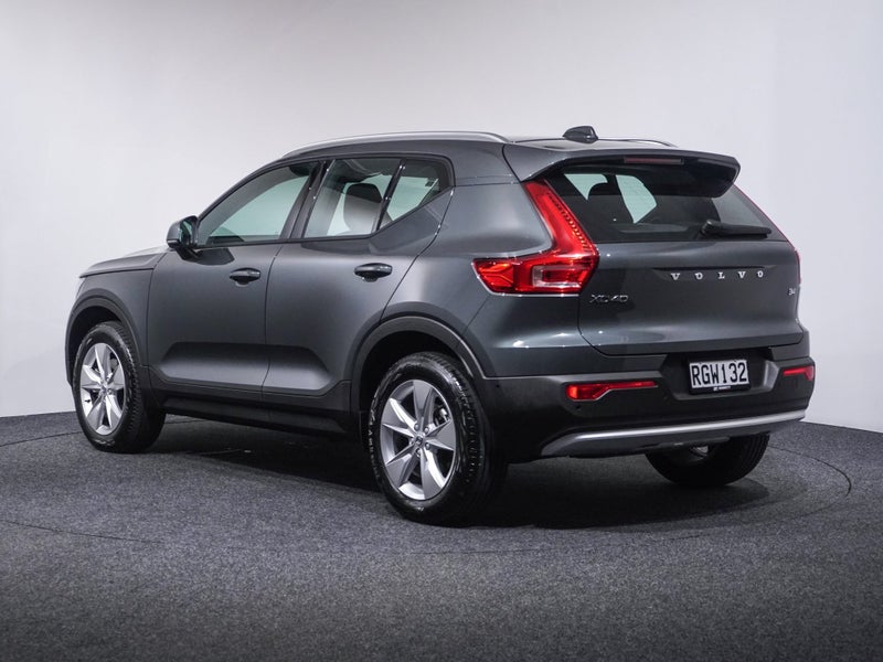 2025 Volvo XC40 B4 Plus 2.0P image 2