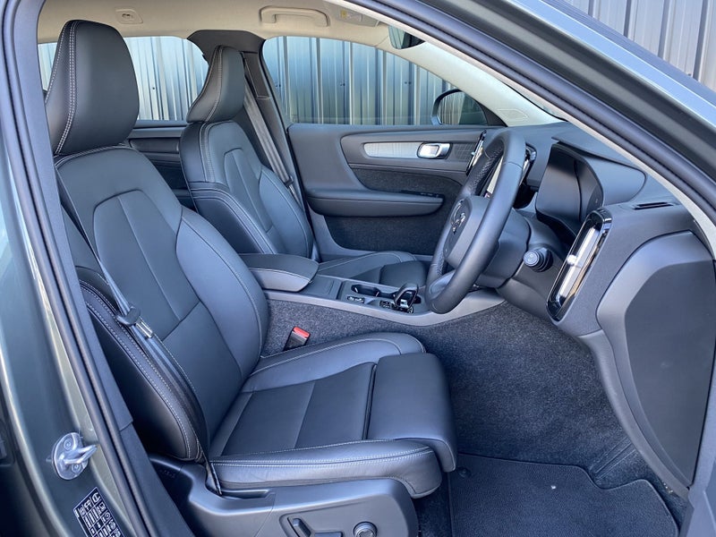 2025 Volvo XC40 B4 Plus 2.0P image 4