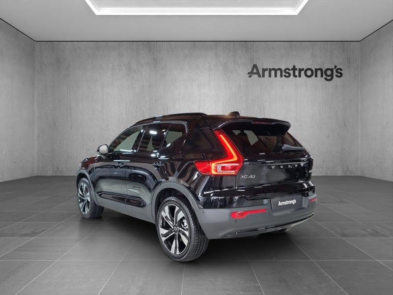 2025 Volvo XC40 B4 Ultra Dark 2.0P AWD image 3