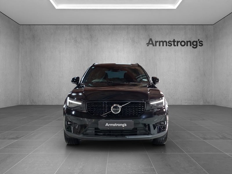 2025 Volvo XC40 B4 Ultra Dark 2.0P AWD image 4