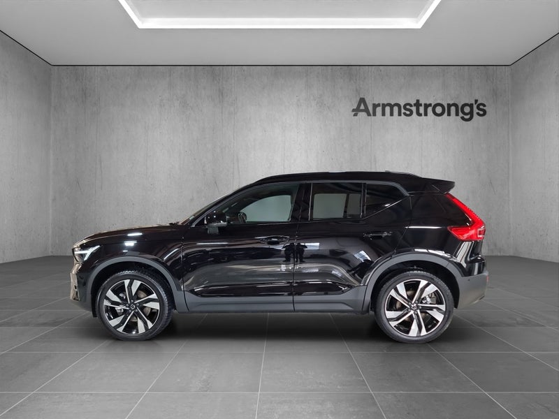 2025 Volvo XC40 B4 Ultra Dark 2.0P AWD image 5