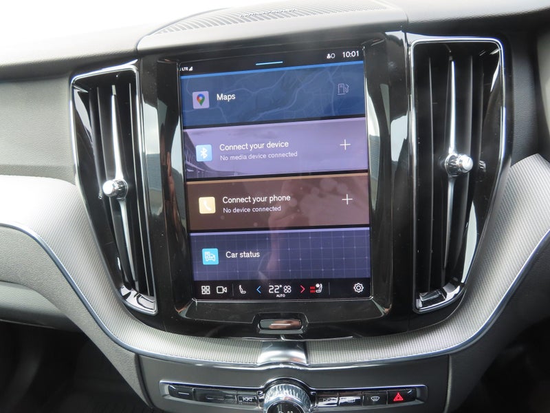 2025 Volvo XC60 B5 AWD Plus image 5