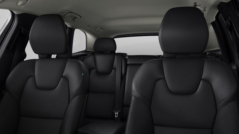 2025 Volvo XC60 B5 AWD Plus image 3